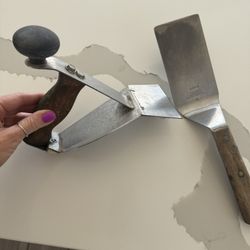 Original In N Out Grill Scrapper and Flipper