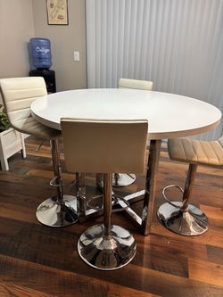 Round White Bar Table with 5 Adjustable Stools