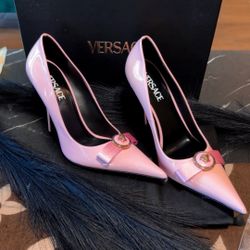 New Shoe Size 39 In Box With Dust Bags And Box 