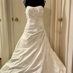 Davids Bridal Wedding Dress