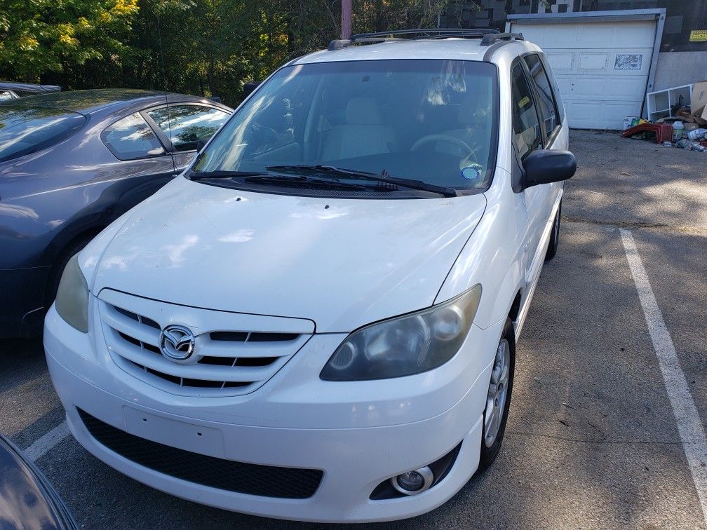 2004 Mazda MPV