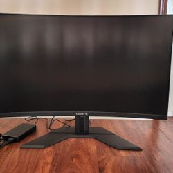 Gigabyte M32UC 32" 4K Curved VA LED Gaming Monitor