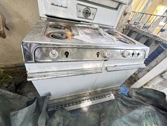 O’keefe & Merrit Antique Stove 1950’s