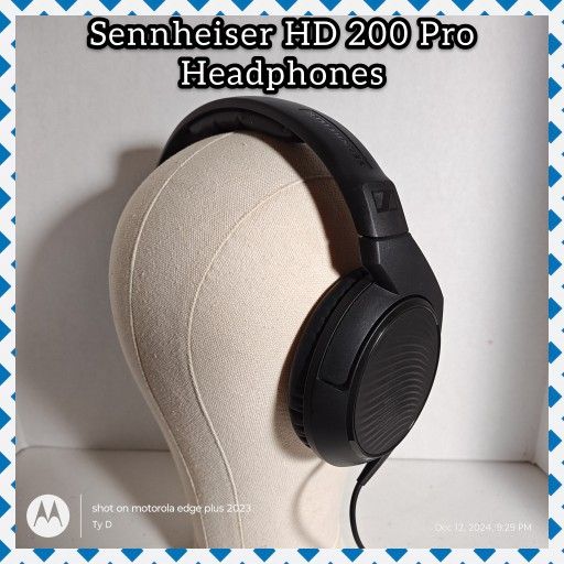 Sennheiser HD 200 Pro Headphones
