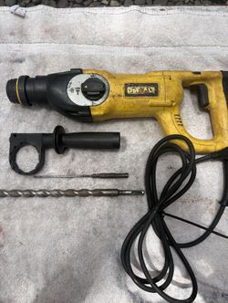 DEWALT D-Handle 1 1/8” SDS Plus Rotary Hammer Drill-D252631-8.5 Amp, 3 Mode, Handle/Guide, Bits