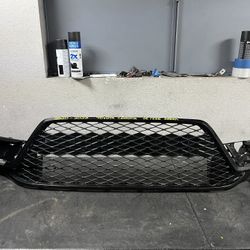 2020-2021-2022-2023-2024-2025 TOYOTA COROLLA SE/XSE GRILL OEM USED #9261