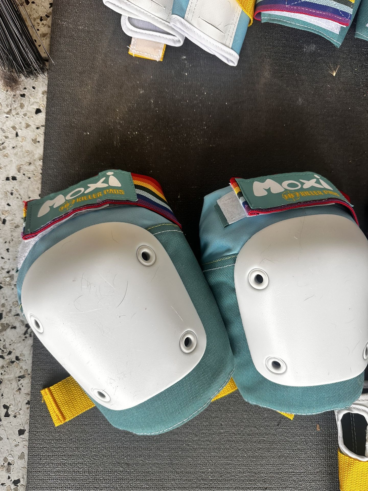 Moxi Killer Pads Kids Size S/M