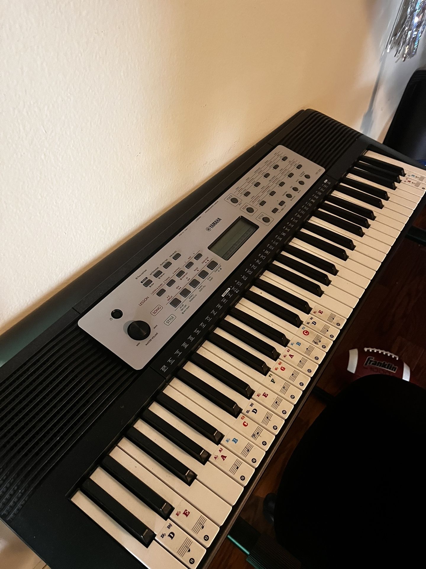 Yamaha 61-Key Portable Keyboard for Beginners with Built-In Songs, Quiz Mode, Music Rest, with Power Adapter YPT280