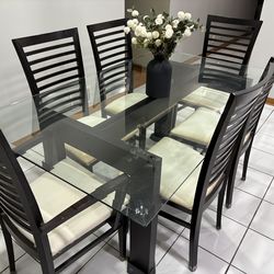 Z Gallery Genuine Solid Wood Glass Dining Table