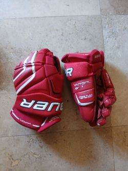 Hockey gloves