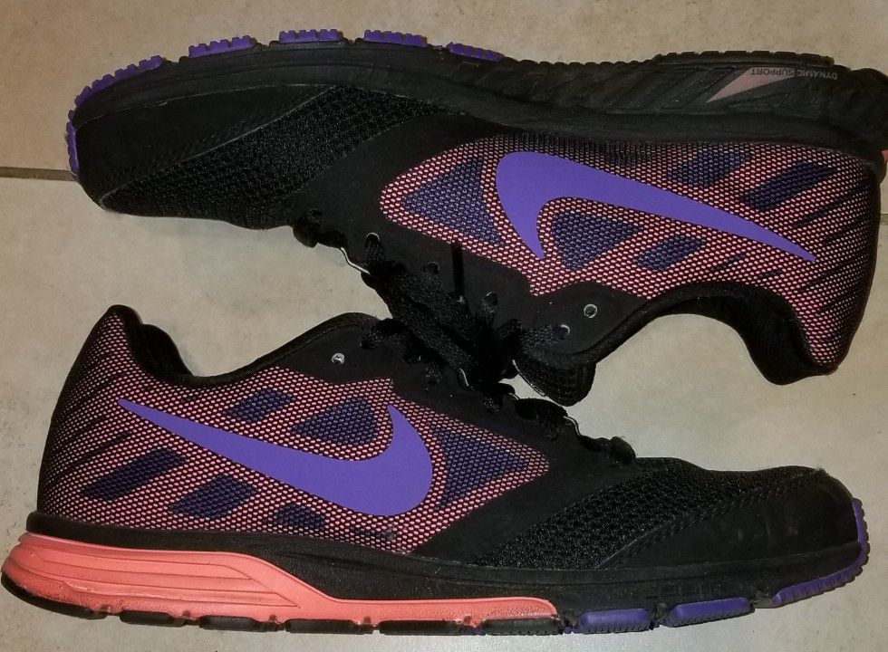 Black Woman's Nike Running Shoes Size 8.5