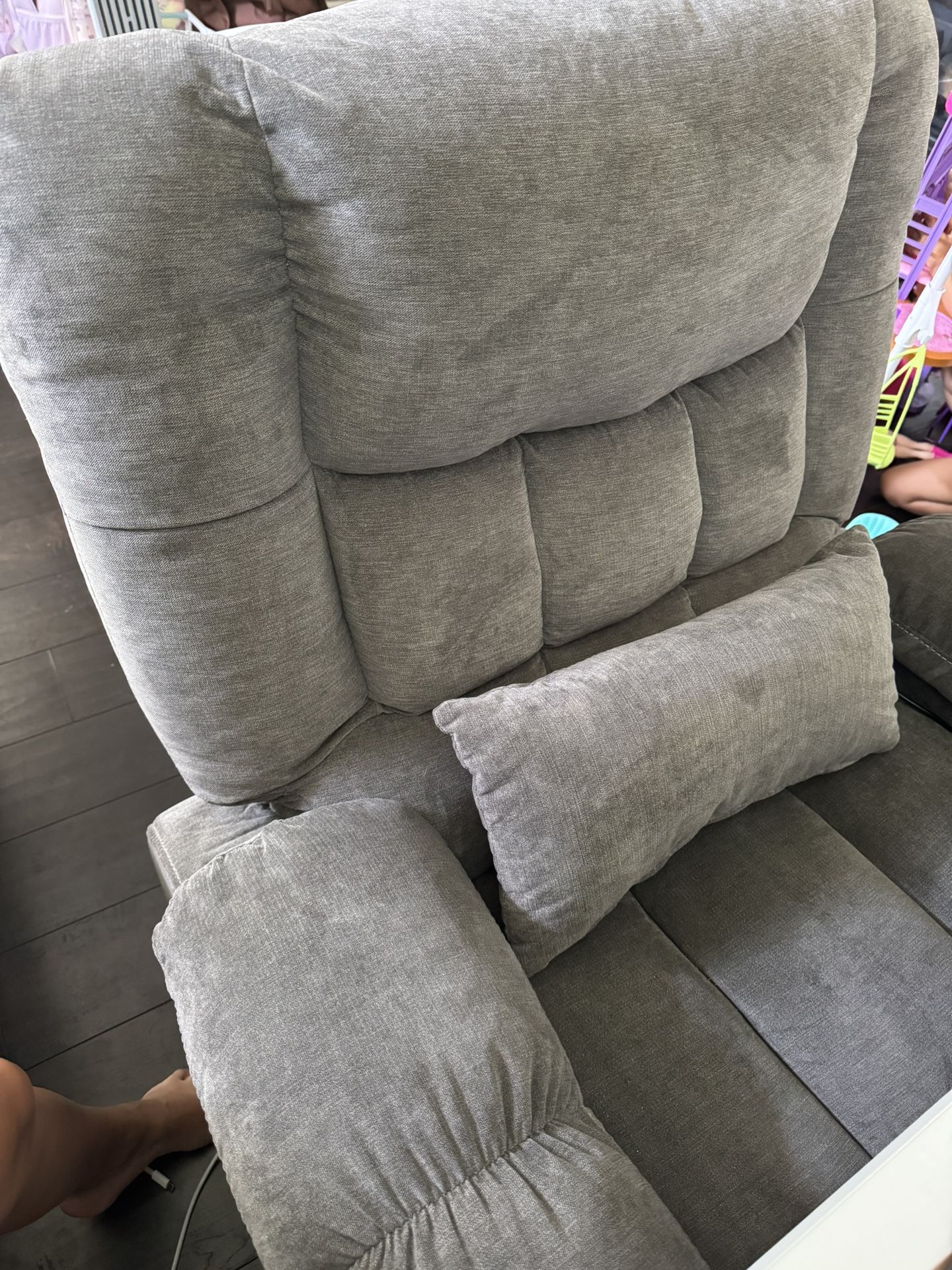 Lifting recliner chair
