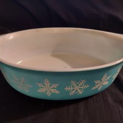 Vintage Pyrex White On Turquoise Snowflake Pattern 