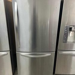 Bottom Freezer Fridge 