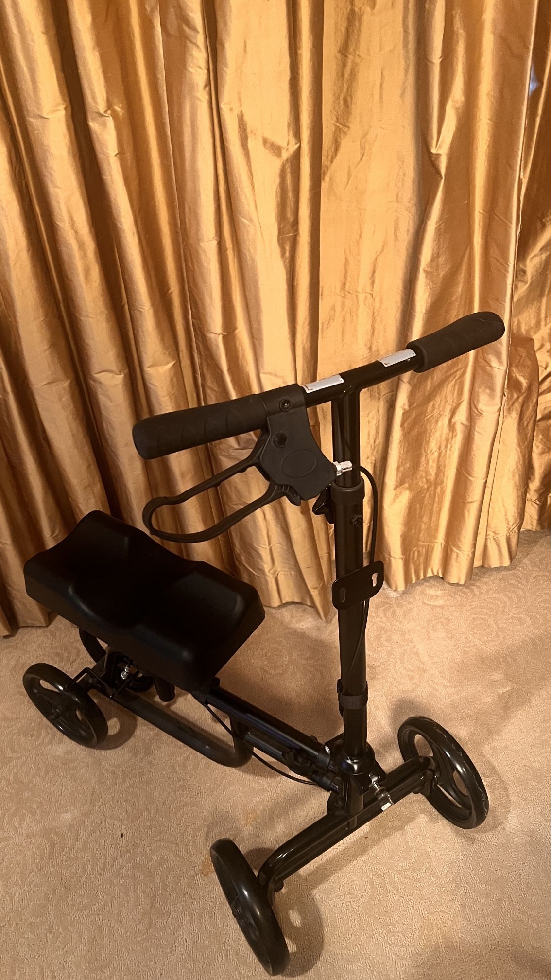 ELENKER Knee Scooter – Excellent Condition, Barely Used (Houston 77005) 