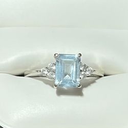 Aquamarine And Diamond Ring 