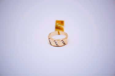14 K cluster slanted diamond ring