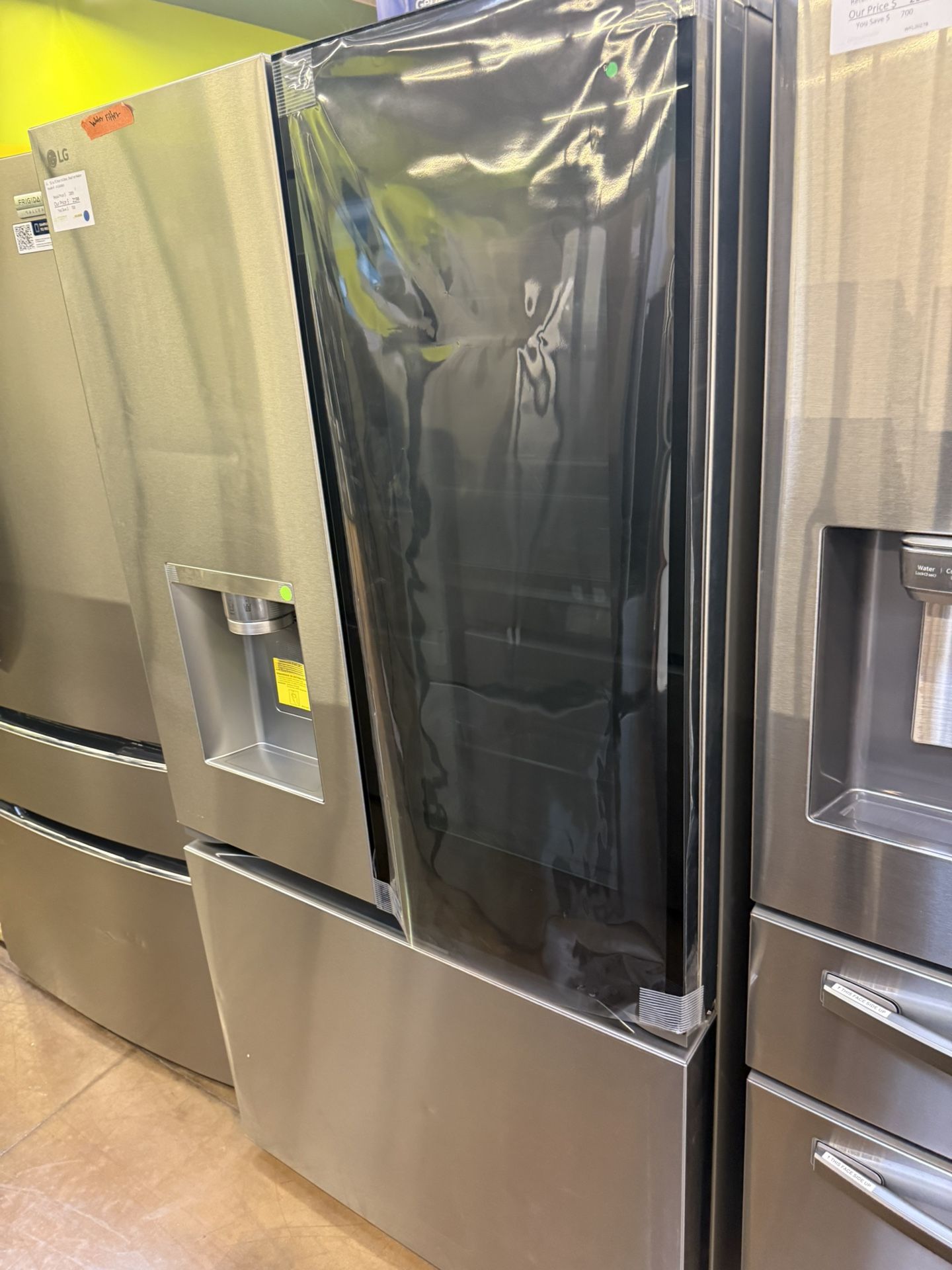 LG instaview refrigerator 28 cu ft