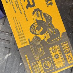 Dewalt 20V Max XR cutting Tool