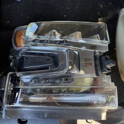 2019 2020 2021 2022 Chevy Silverado Right Side Passenger Headlight 