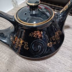 Vintage 1950's Pearl China Company Teapot W/22 Kt Gold Floral Motifs