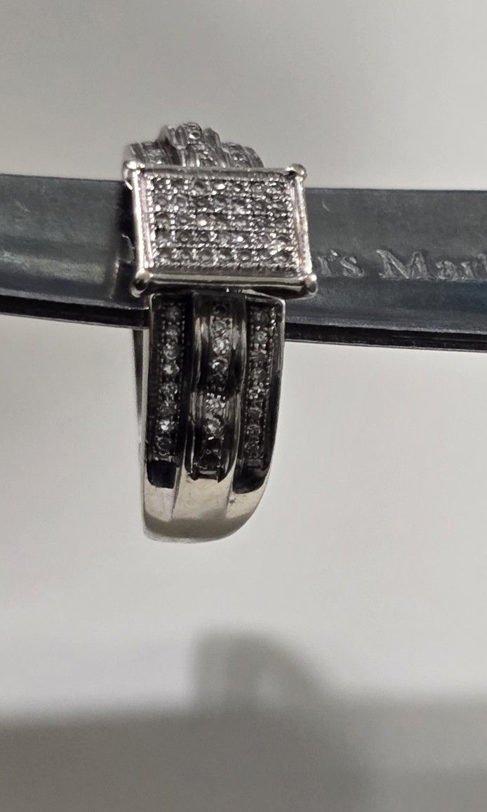 10k Diamond   Ring