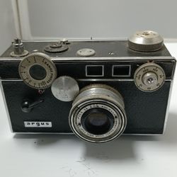 Vintage Argus Camera with Case W/Center Lens