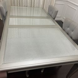Dinning Table With Chairs - Great Looking And Great Conditions