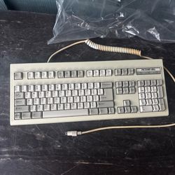 Vintage XT/AT Packard Bell 386 Keyboard BTC 5339S 5-Pin DIN AUTO SWITCH