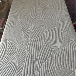 Like New Memory Foam Twin Mattress