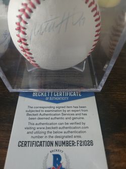 BECKETT C.O.A Mitch Haniger Signed BASEBALL 