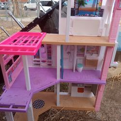 Barbie dream house 