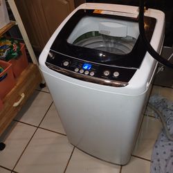 Black and Decker mini washer like new conditions with extended drain hose and new sink kit like new