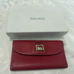 Dooney & Bourke Continental Clutch Wallet