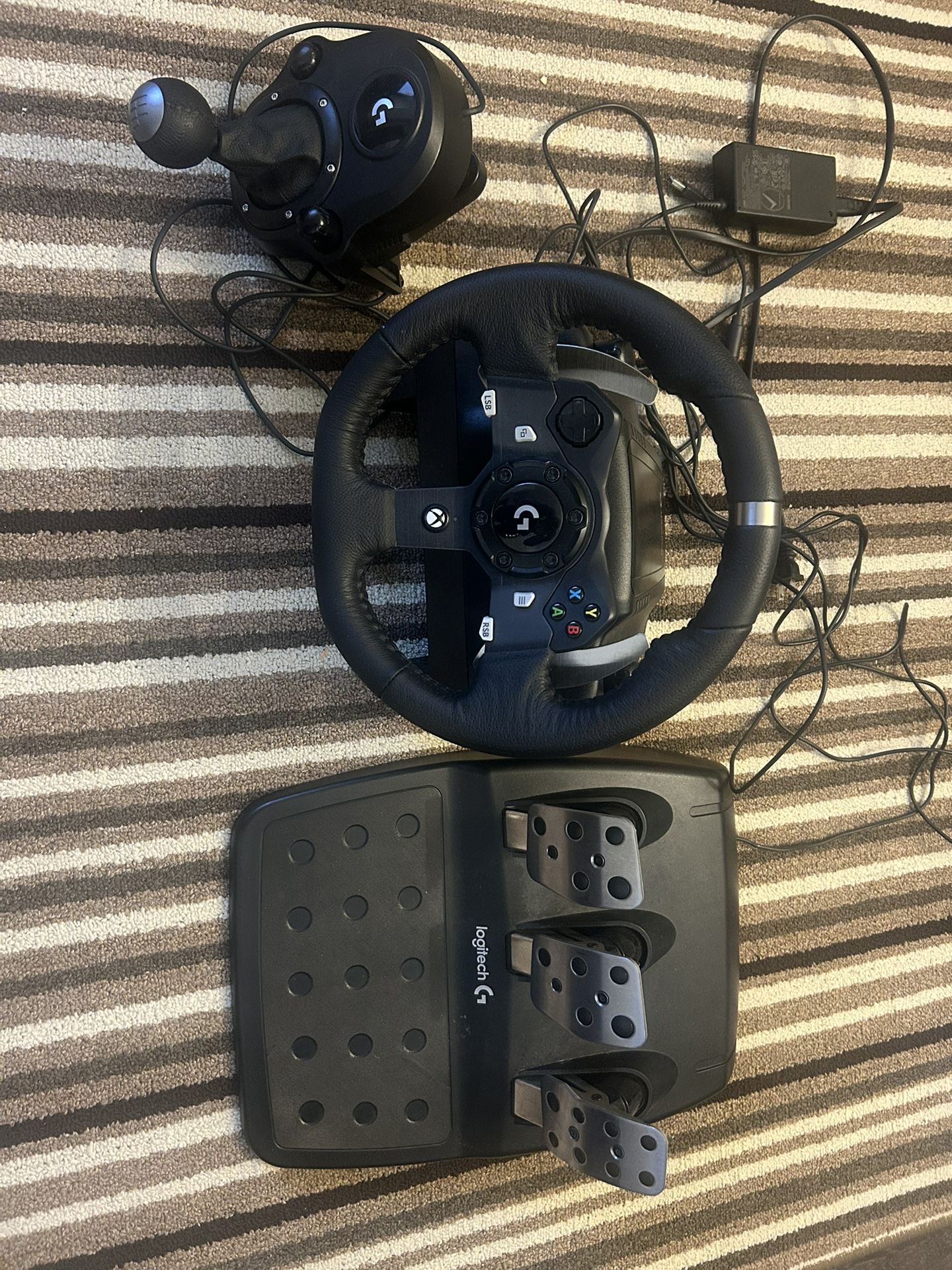 GT Lite Gaming Chair With Logitech G920 Wheel and Shifter
