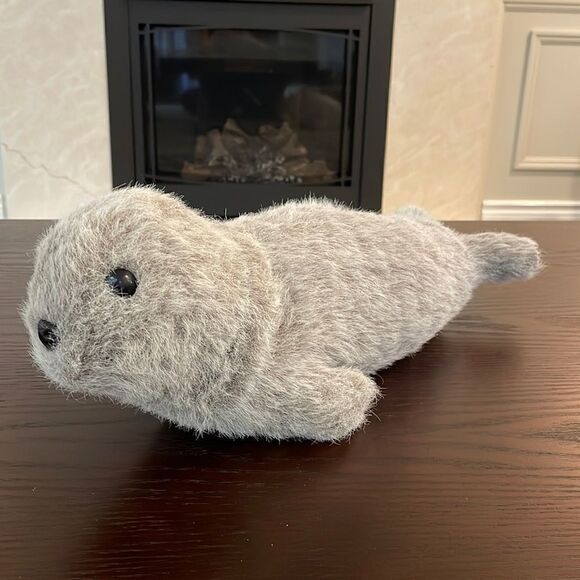 Beautiful Vintage Seal Alresford Crafts, Ltd Made in Hampshire, England 16.5” 
