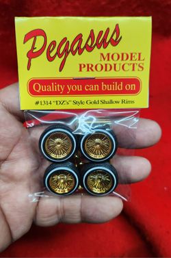 GOLD PEGASUS 1/24 SCALE 