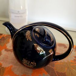 Vintage Hall Cobalt Blue Airflow Teapot #0443 6 Cup Gold Accents

