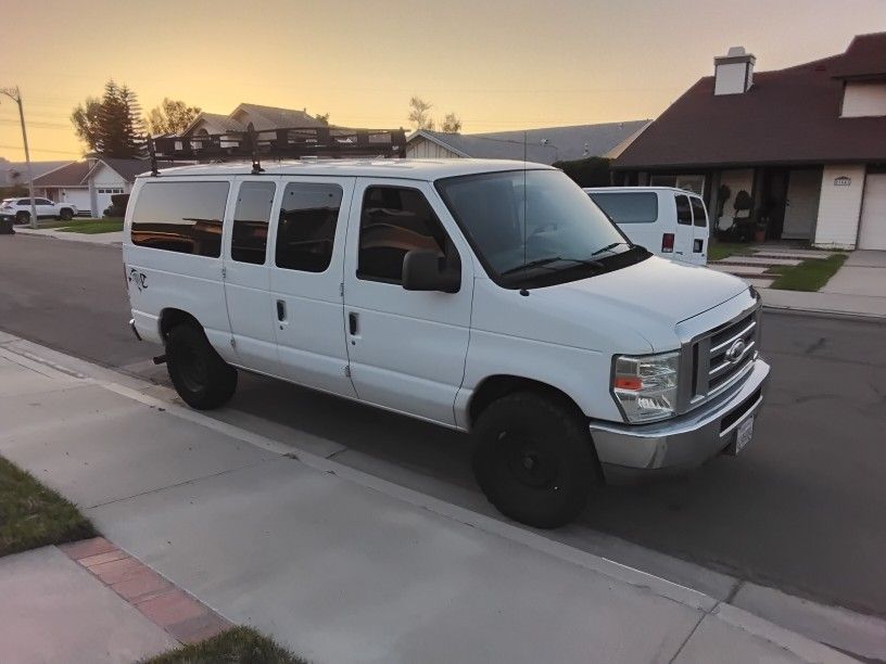 2014 Ford E-350