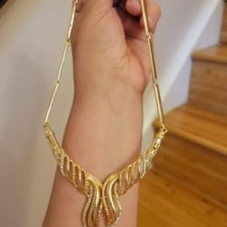 Brand new staniless steel womens set . Necklace. Bracelet. Earring and one size ring 