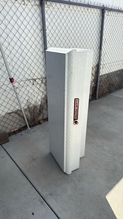 Side tool box