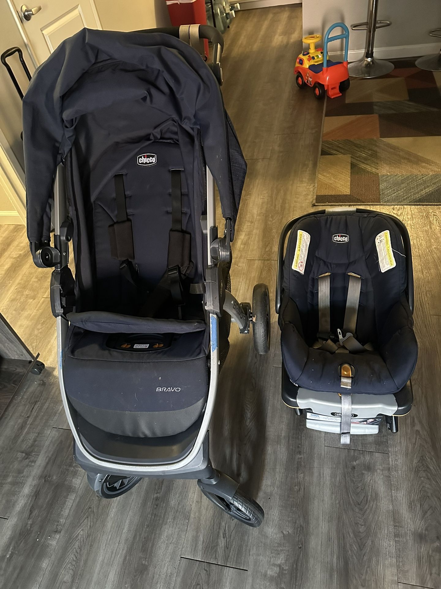 Chicco Infant Car Seat & Stroller