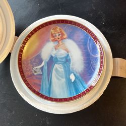 Vintage Barbie Mattel Porcelain 23k Gold 7 Piece Collector Plate Set
