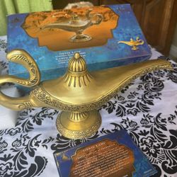 【 DISNEY 】ALADDIN - REPLICA LAMP - LIMITED EDITION - PARKS EXCLUSIVE- LE4000