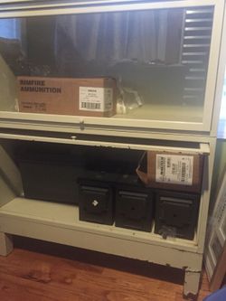 Fireproofing cabinet