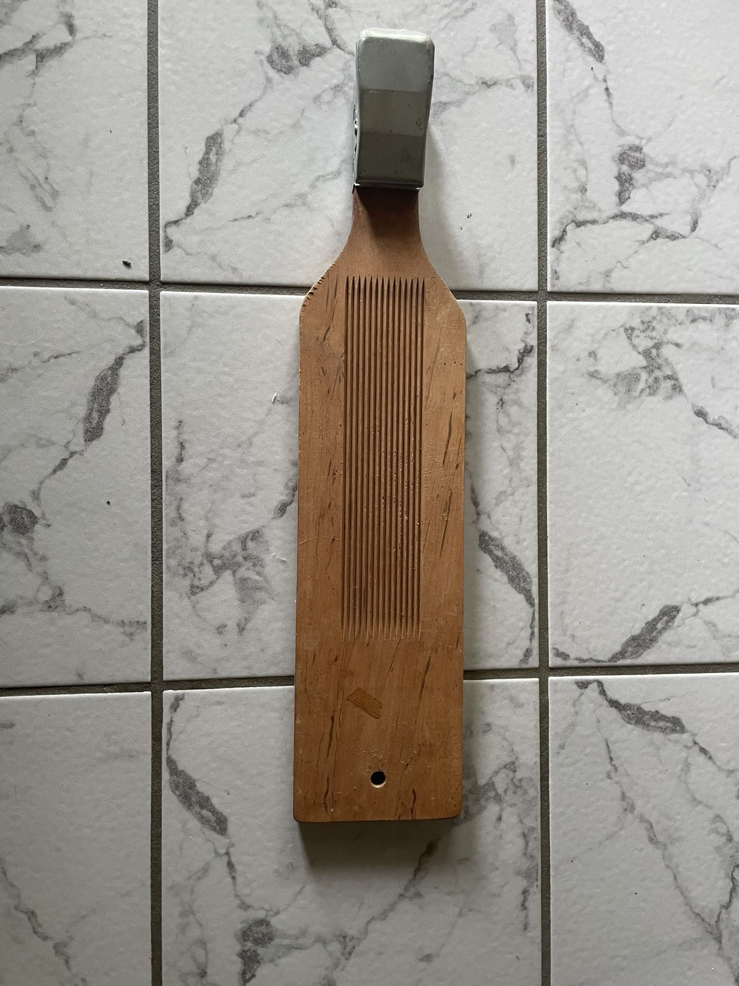  Vintage Wood Scaling, Cleaning, Cutting Fish Board with Metal Clamp