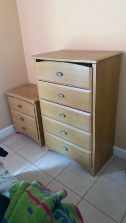 Dresser set