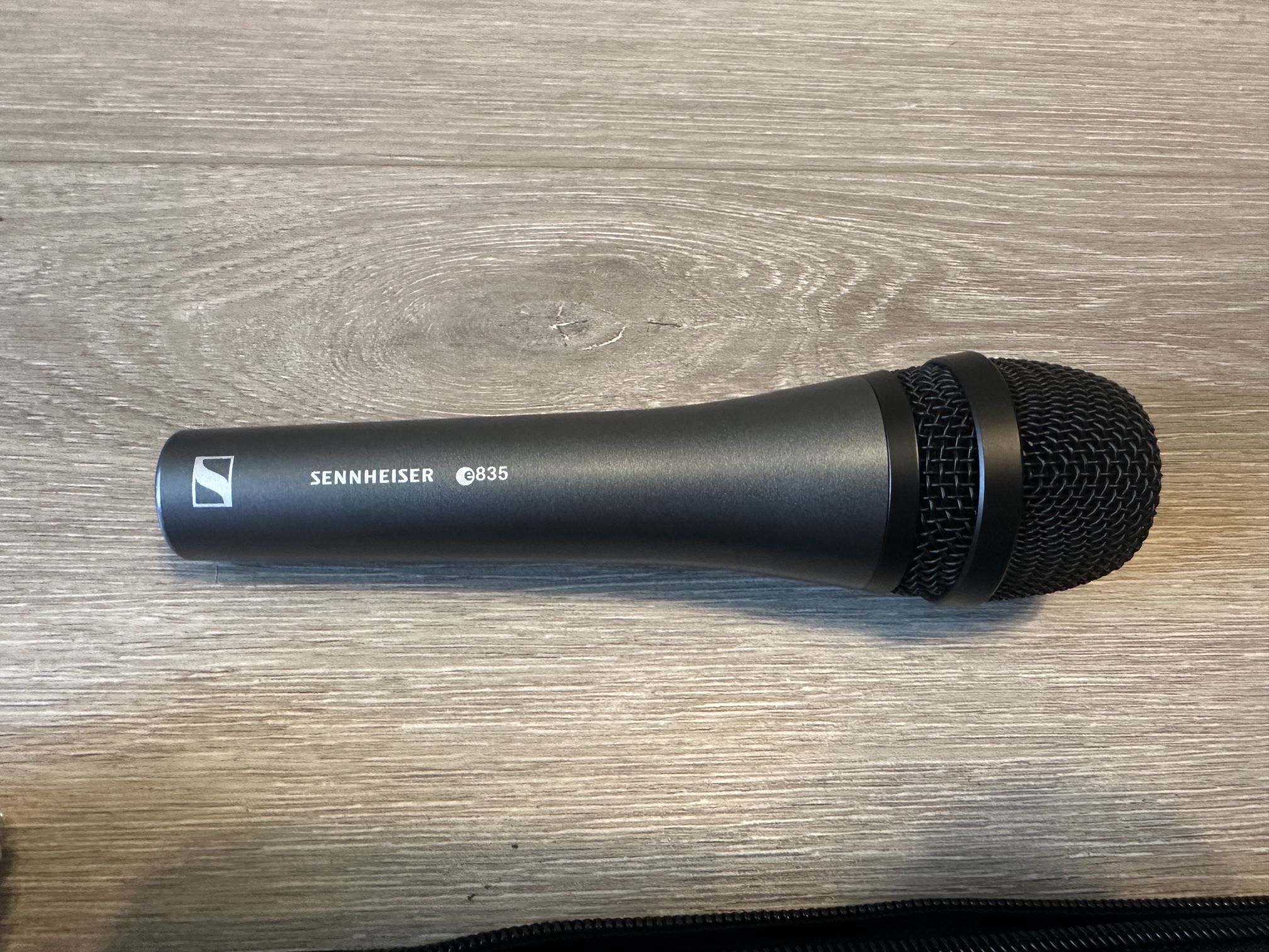 Brand New Sennheiser e 835 Cardioid Dynamic Vocal Microphone