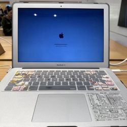 MacBook Air Mid-2011 13inch 128gb SSD 4gb Ram IOS High Sierra