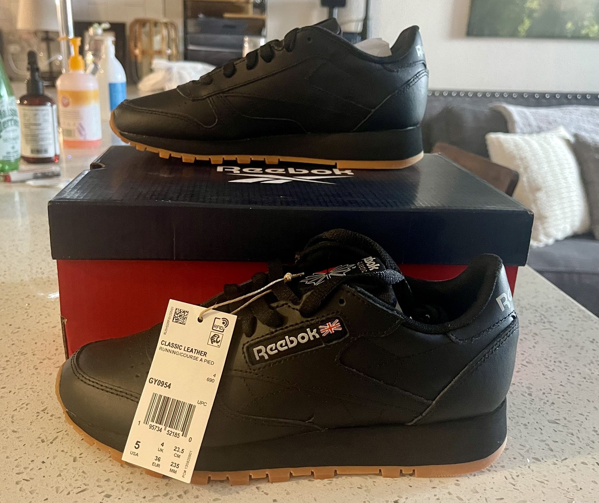 BRAND NEW - REEBOK CLASSIC LEATHER UNISEX SHOES